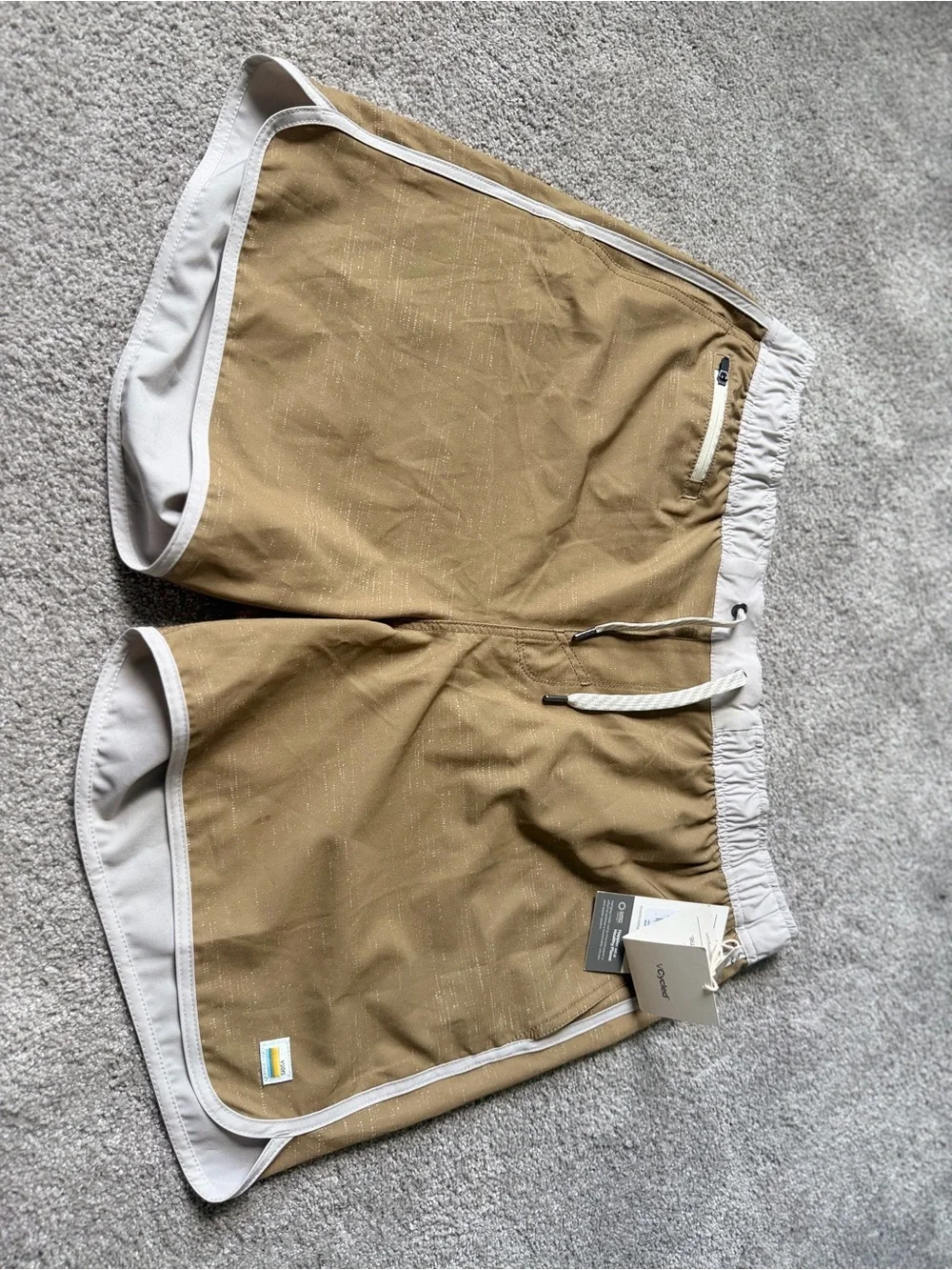 NWT Vuori Men's Gold Tan Swim Shorts with White Trim - VCycled